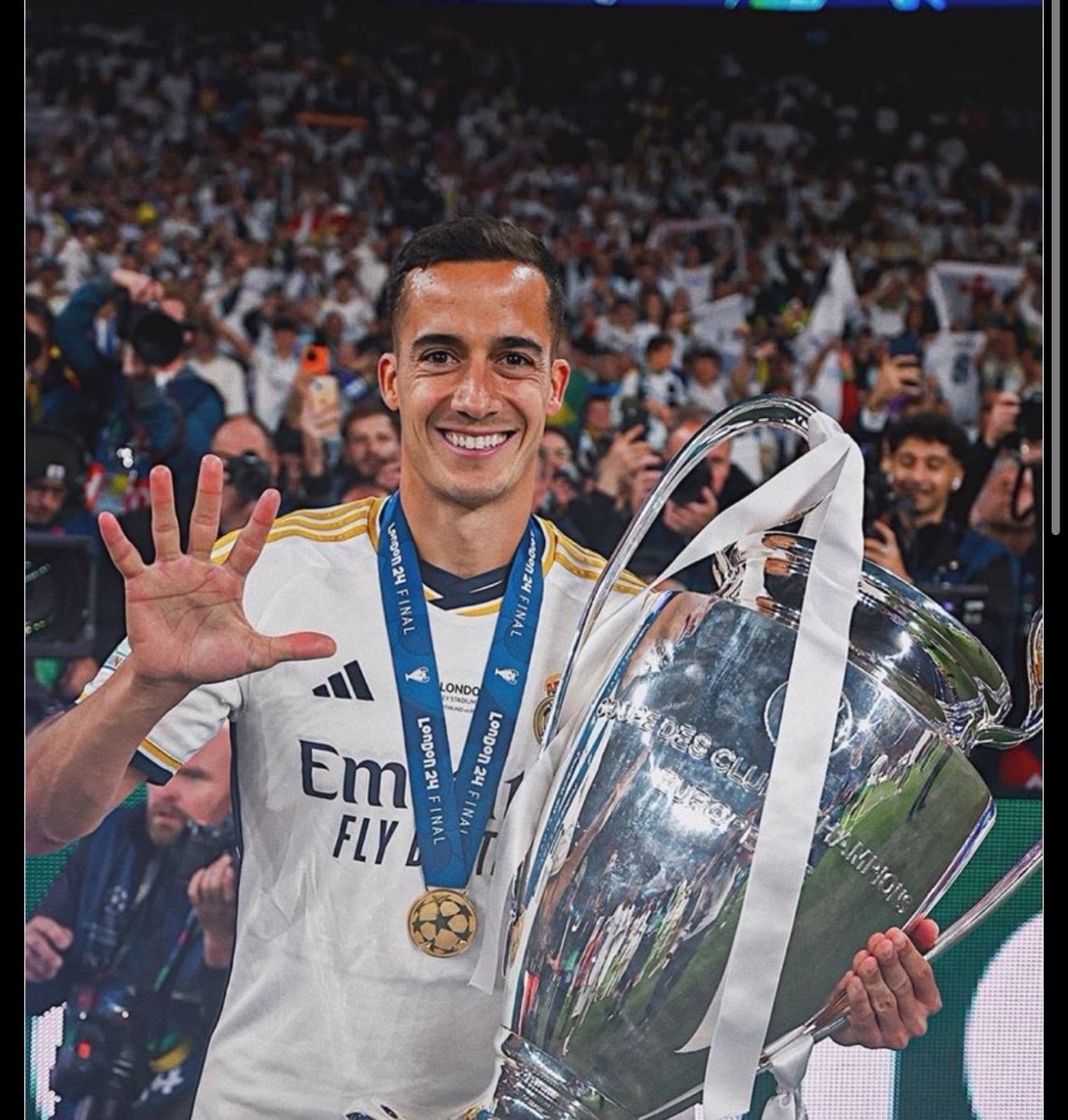 marcostv03's tweet photo. @Pablort_8 Nosotros celebramos champions nene https://t.co/7PSUvrp1ja