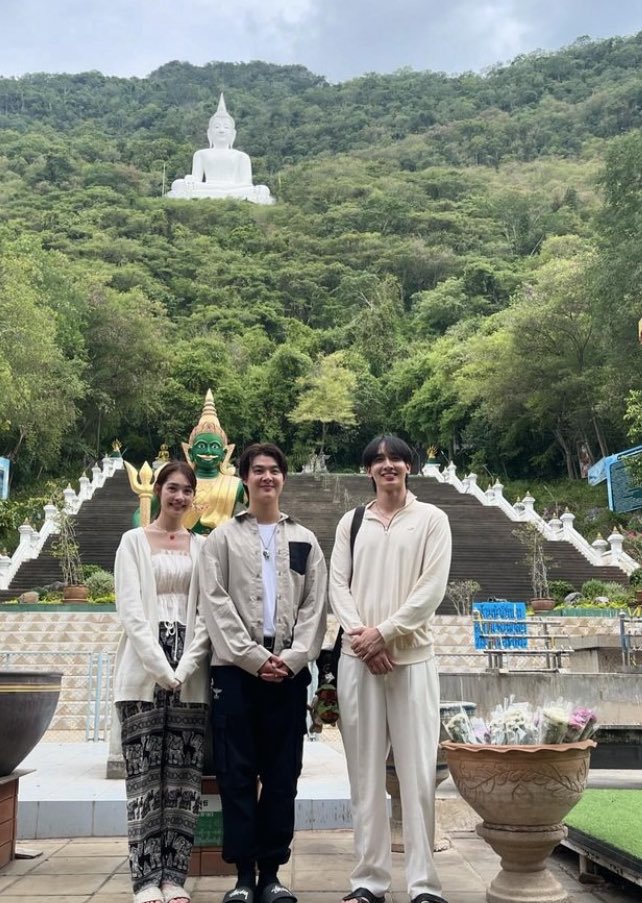 toi7gold28to29's tweet image. Good morning🌅@Saint_sup
今日は確か #3Vs の寺院で功徳を積む日ですよね🤭Poom君も参加するのかな 楽しい時間になりそうですねꯁꯧ身体に気をつけて💓
Happyな一日を過ごしてね🍀(*˙˘˙*)ஐ  
NiceDay​ Saint 🌼*･
#อรุณสวัสดิ์เซ้นต์ซุป 
#Saint_sup #MingEr #เซ้นต์ศุภพงษ์