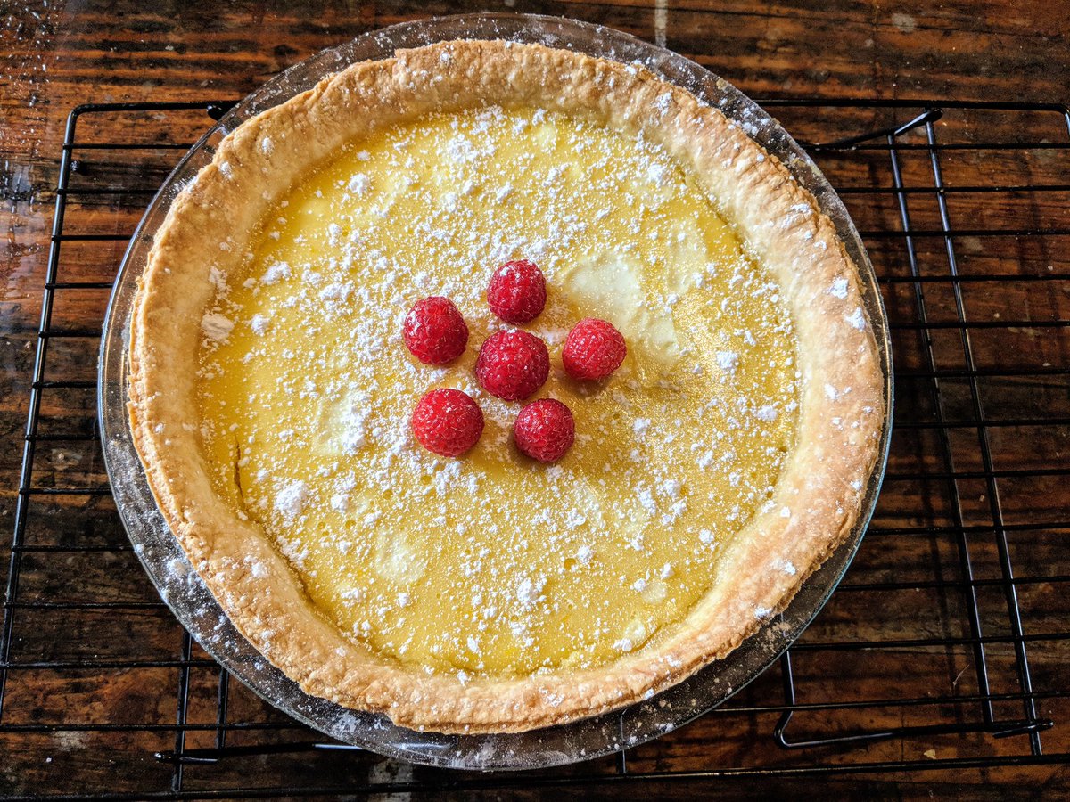 ChrisDiffley's tweet photo. @ItsMeElisaLou A couple cakes and tarts for good measure. https://t.co/r9Ihaw6zWh