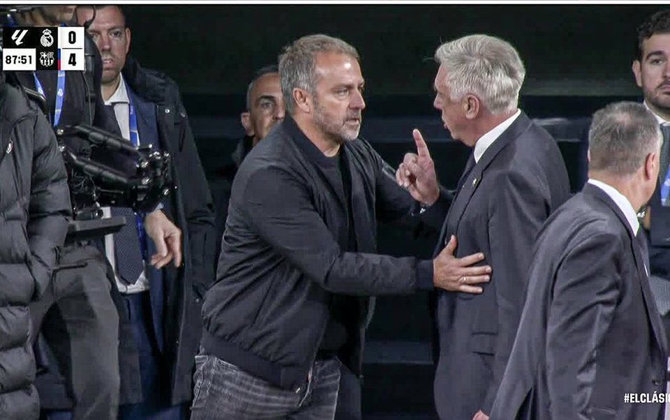 Adeboga_'s tweet image. Ancelotti: Pls let us score one goal 
Flick: Let me think about it 🤣🤣🤣