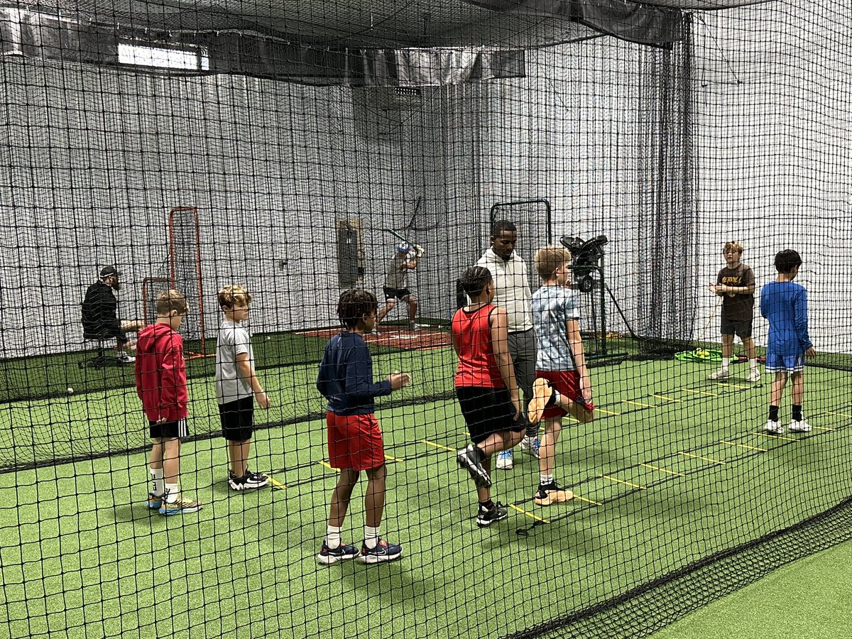 Grind2024's tweet photo. Saturday Grind session for the dudes over @SetzerElite !! Give him a look if you are looking to make some strides in your speed and agility training!! #WeGrindin https://t.co/PrZ6ma6TOQ