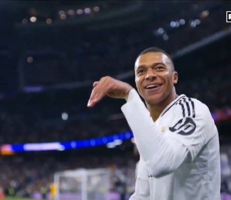 soka_app's tweet photo. Goli la Raphina lilikuwaje?
> Mbappé
#ElClásico https://t.co/6WWYefmjzy