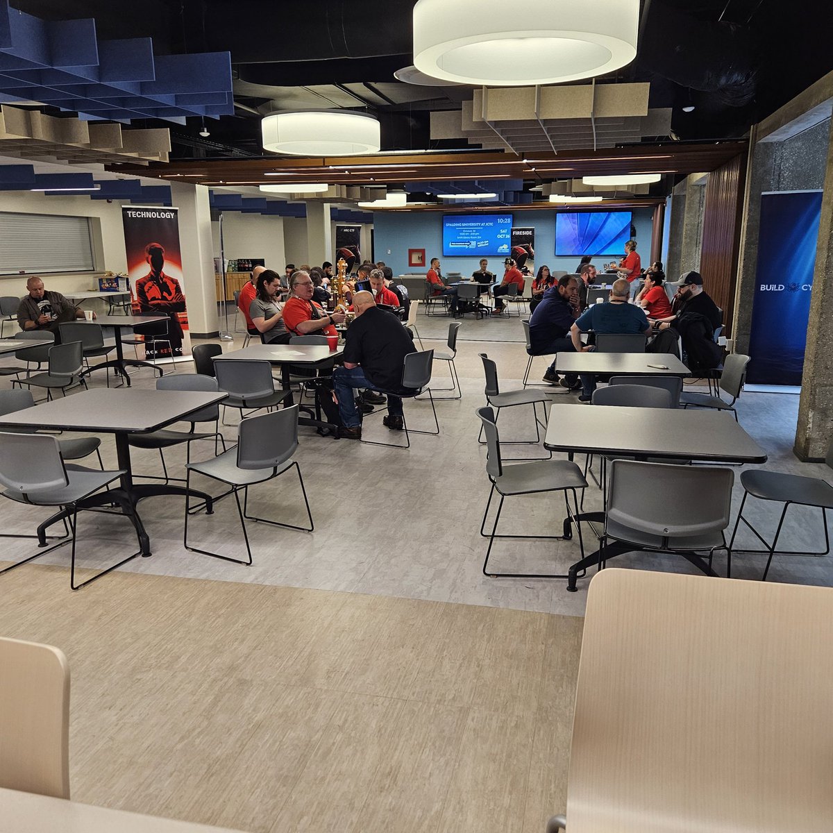 Gliese581_Envoy's tweet photo. Miscellaneous #HackRedCon endeavors by attendees in #Louisville, KY this weekend.
I can only guess what people learned all around but, there was hardly a dull or wasted moment! This is certain.
@cybersecurity @hackredcon https://t.co/RsifOY0nC6
