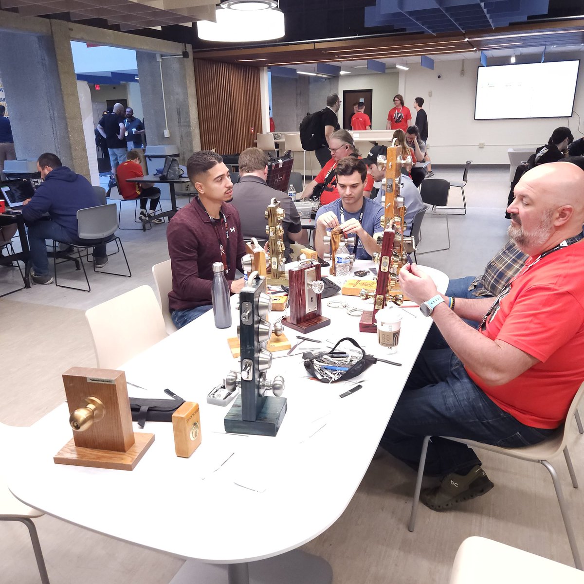 Gliese581_Envoy's tweet photo. Miscellaneous #HackRedCon endeavors by attendees in #Louisville, KY this weekend.
I can only guess what people learned all around but, there was hardly a dull or wasted moment! This is certain.
@cybersecurity @hackredcon https://t.co/RsifOY0nC6