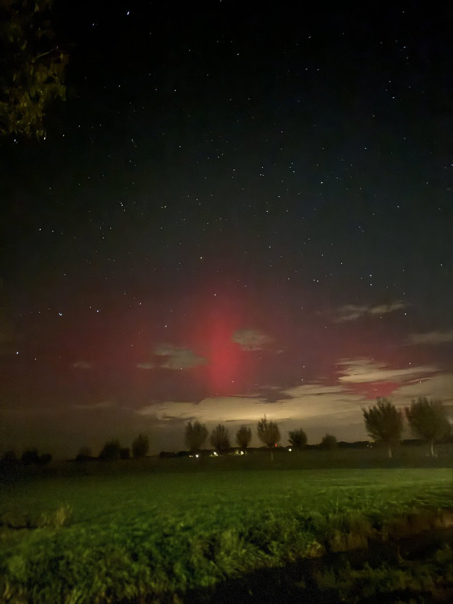 IMascini's tweet photo. Drenthe 23.45 #noorderlicht https://t.co/WHlftvJneO