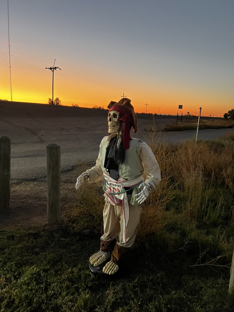 AXVDF's tweet image. Ran my first 5k today in 25:36. All time best time. Running for the women in my life. My supportive wife and of course my late mother and my daughter. I hope she knows determination and hard work is in her blood. #5krun #runner #DiaDeLosMuertos