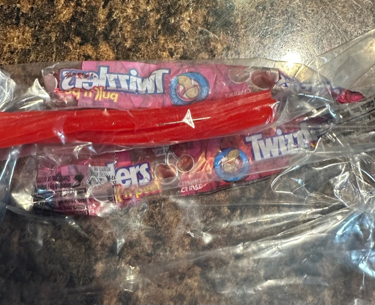 RCMPNL's tweet photo. Bay Roberts RCMP asks parents of those who attended a Trunk or Treat event at A&amp;W in Bay Roberts to check all treats received.  A needle was found in a treat. https://t.co/AiQJEsiF4t
