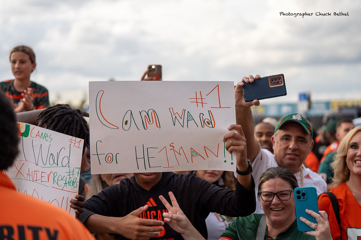 EraPrep's tweet photo. Canes Walk #MiamivsFSU #Rivalryweek #GoCanes https://t.co/IwmjgZCuxA