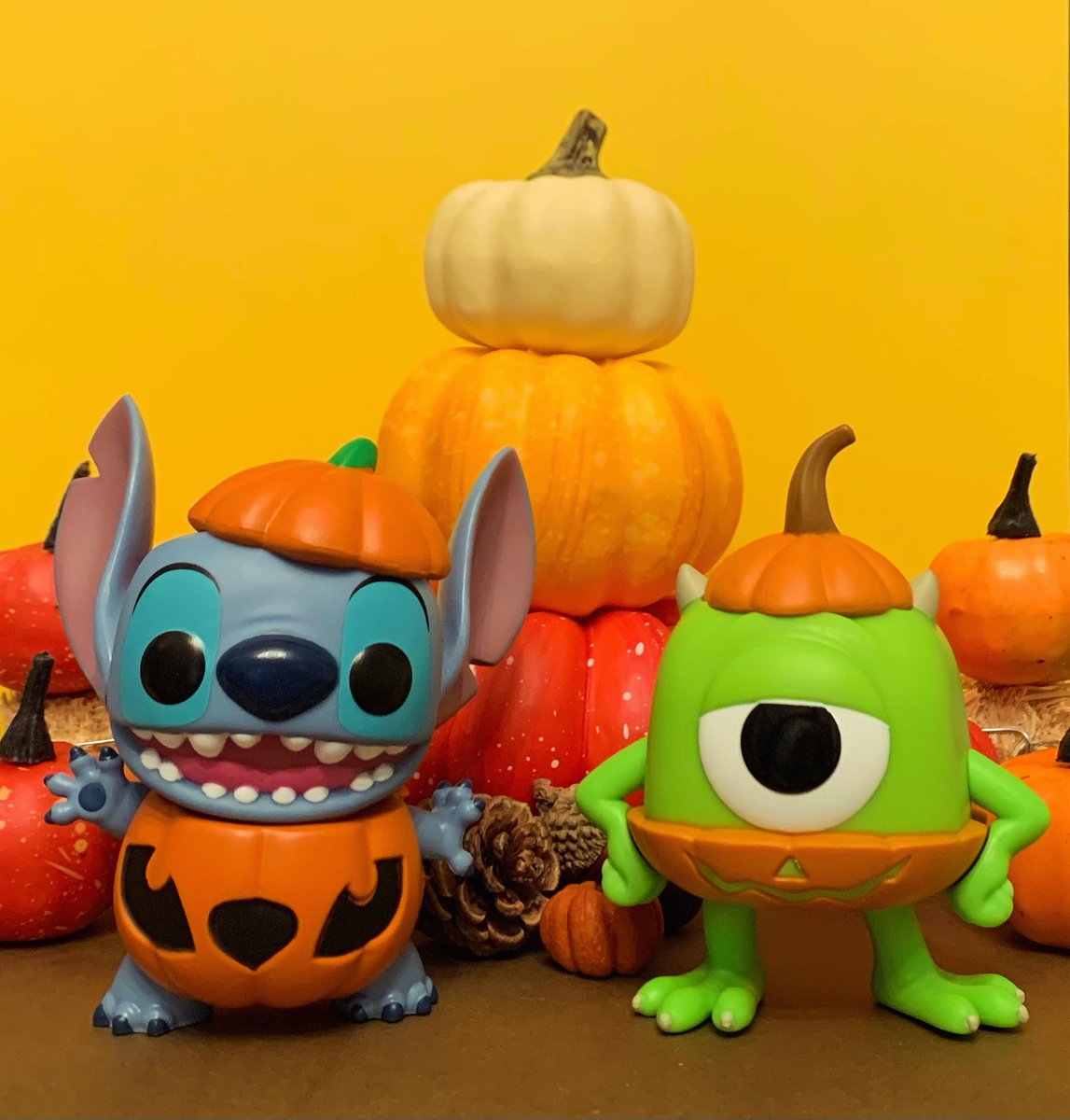 kutiebeck's tweet photo. Oct 26th National Pumpkin Day 🎃 
#funkophotoadaychallenge hosted by @funko.lee and @dj3cb #funkooct2024 #nationalpumpkinday #funko #funkopop #stitch #mike #pixar #liloandstitch #pumpkin #halloween https://t.co/gFBXcHlbnH