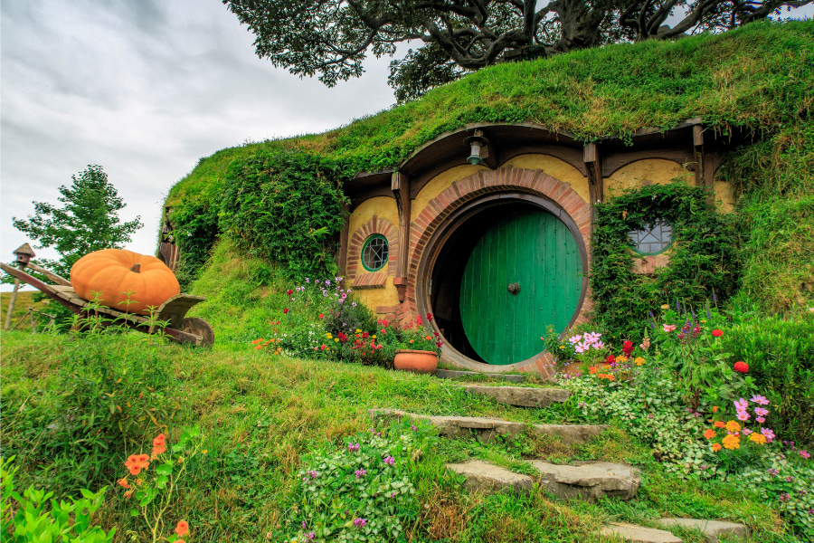 10 Best YA Fantasy Books of All Time jconradfantasy.com/best-ya-fantas…