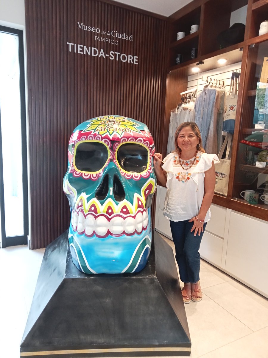 Betusha's tweet photo. Hay varias de estas calaveritas por #Tampico https://t.co/CRVAEZ2r7k