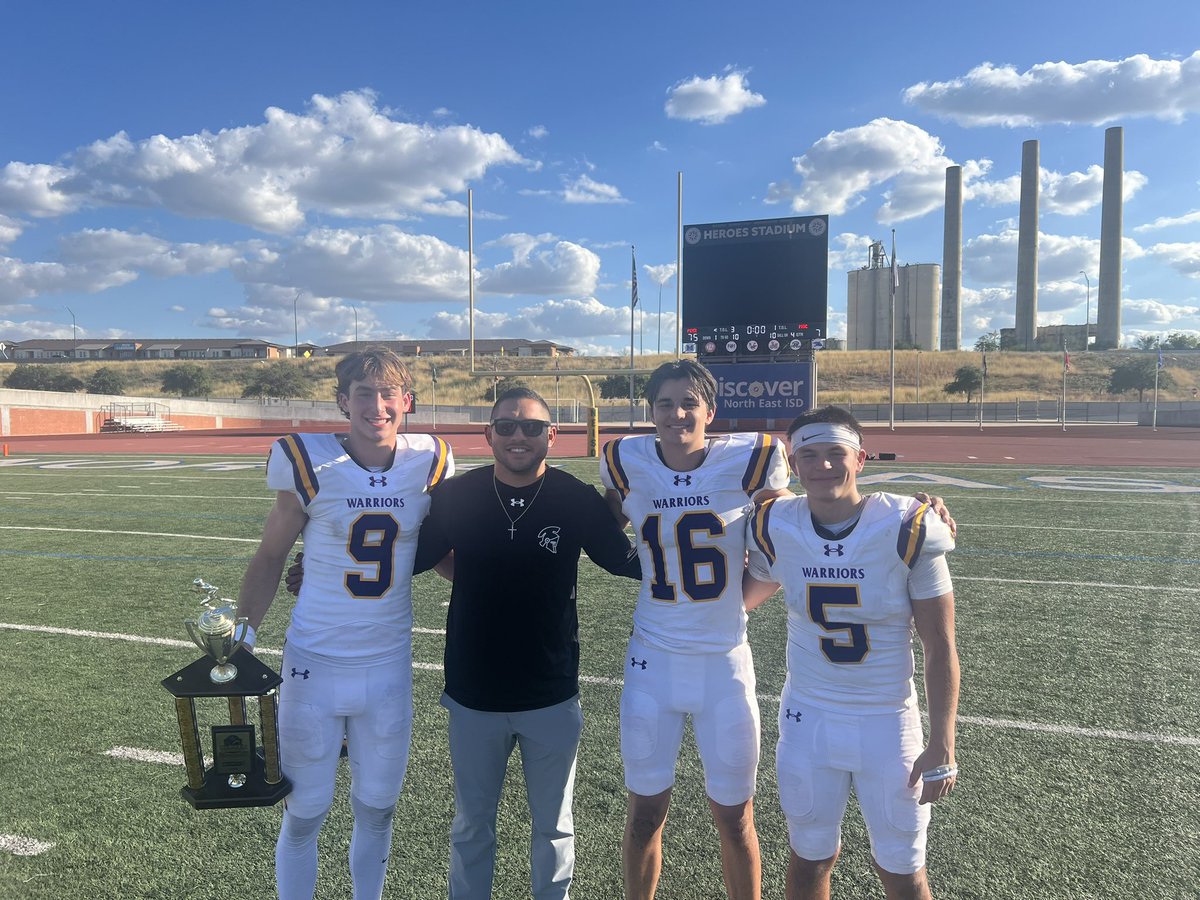 CoachArteaga's tweet photo. WARRIORS WIN!!! 1-0 this week! Couldn’t be more proud of these QBs and our TEAM!! Back to work! #WorkTheCut 🚨🏴‍☠️ https://t.co/AMJNjK26sB
