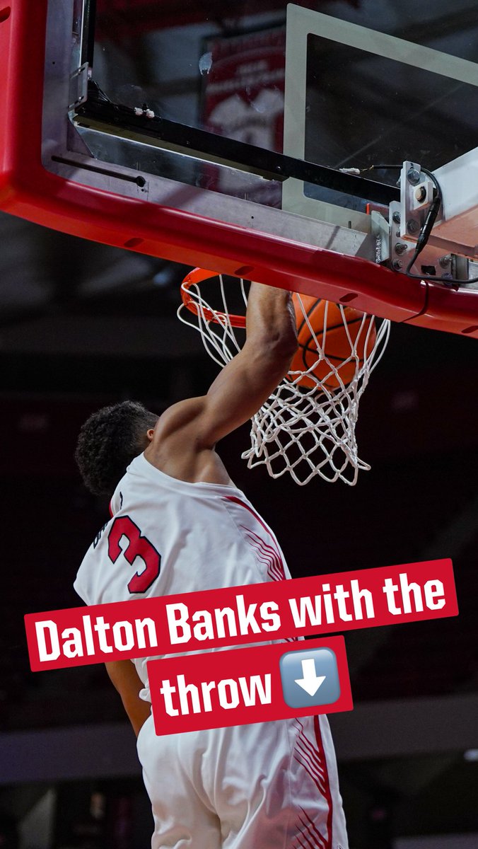 Redbird_MBB's tweet photo. Dalton with the steal and 🔨 https://t.co/HzORs2GJVj