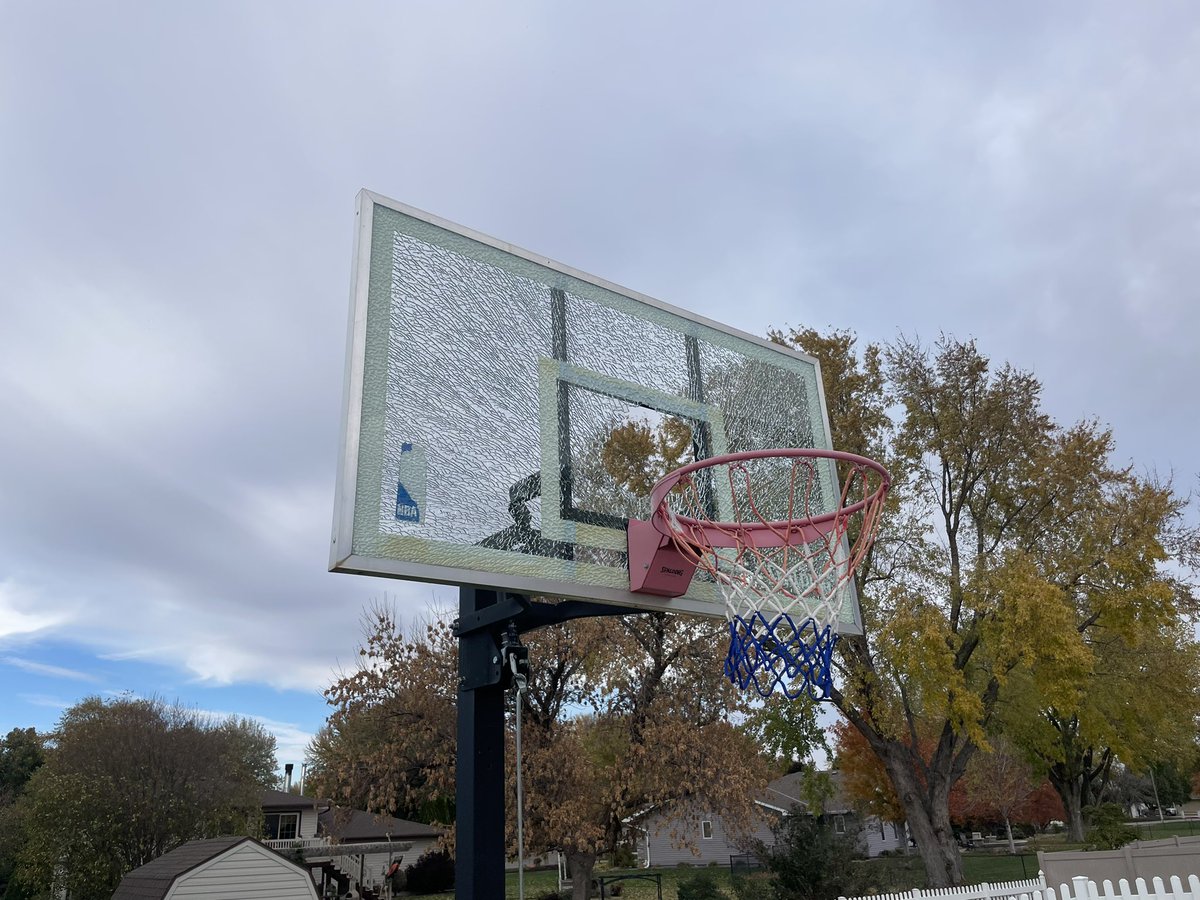 JamesPanowicz's tweet image. My kid just dunked on 2 @IslanderBB players today.  Costly, but proud dad!