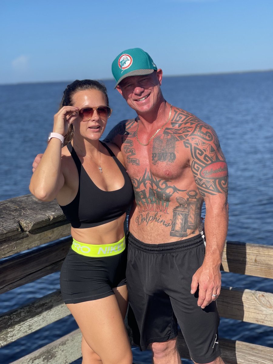 FitNAUGHTYcouple Tina & Brandon tweet media