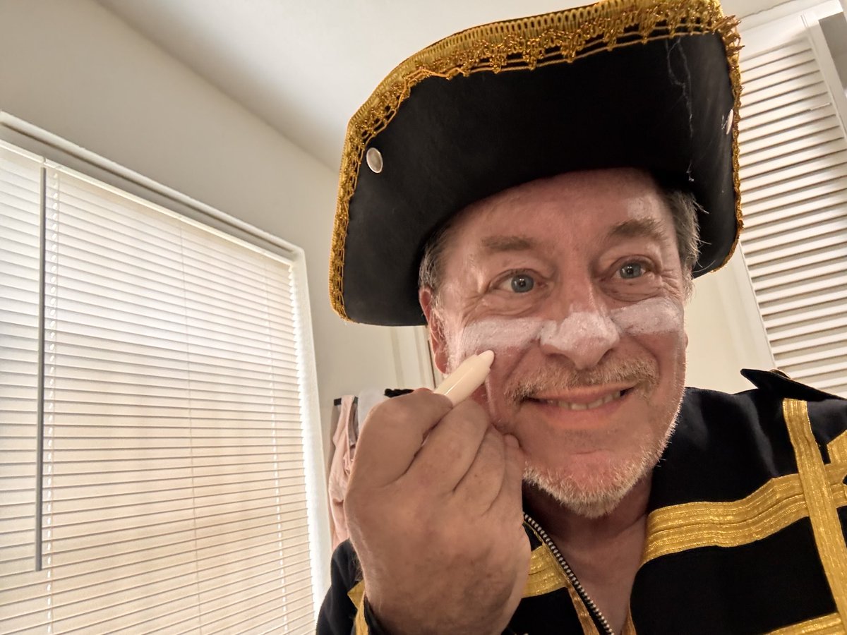 I’m depicting the opening scene of which video? (Halloween party tonight)