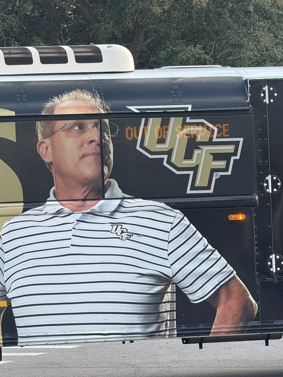 HCKNIGHT12's tweet photo. @TerryMohajirAD even the actual Gus Bus knows. https://t.co/6yRHSgtu14