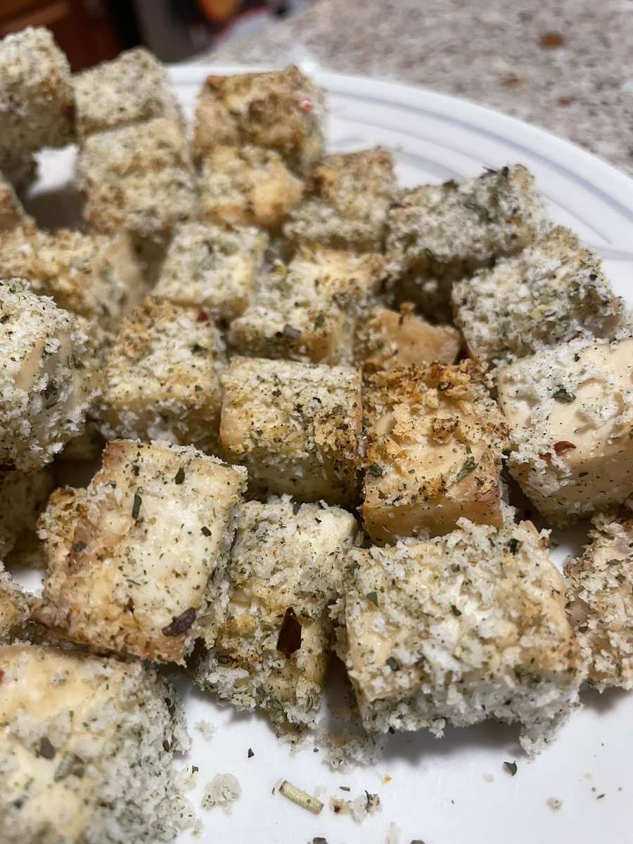 ShyySkeptic's tweet photo. Air-fried tofu squares for dinner. https://t.co/oRxvDqYTpn