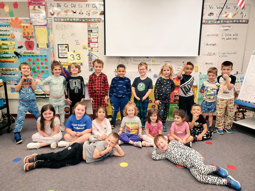 Some October fun in Kindergarten - using our 5 senses, comparing numbers, and a pajama day 🕵‍♂️🍎😊 <a href="/WestIrondequoit/">West Irondequoit CSD</a> <a href="/Maggievay14/">Maggie Vay</a>