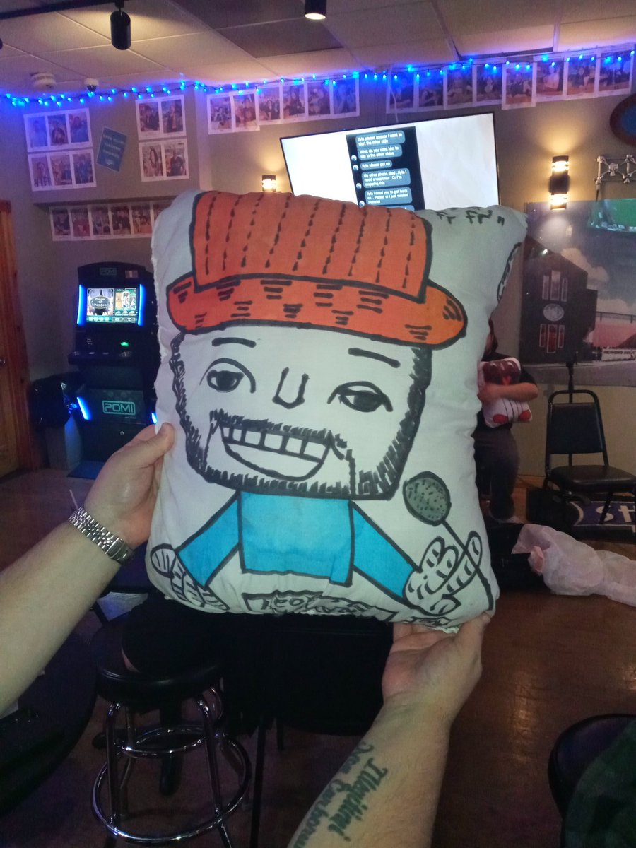 buggaloschicago's tweet photo. It's @Nateorious10 and @mistereman70  in pillow form https://t.co/5VrKOSLLwz