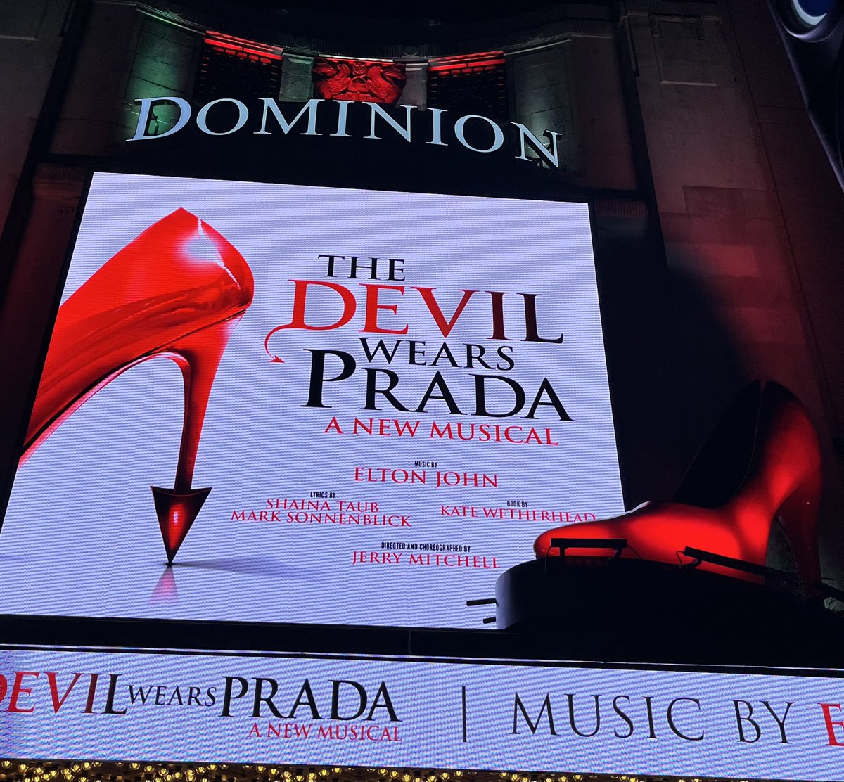 mattyweb13's tweet photo. @VWOfficial that was phenomenal. You are a real pro. You still got it girl!🤩🥰 #thedevilwearsprada
#dominiontheatre
#legend https://t.co/pB53amVLAA