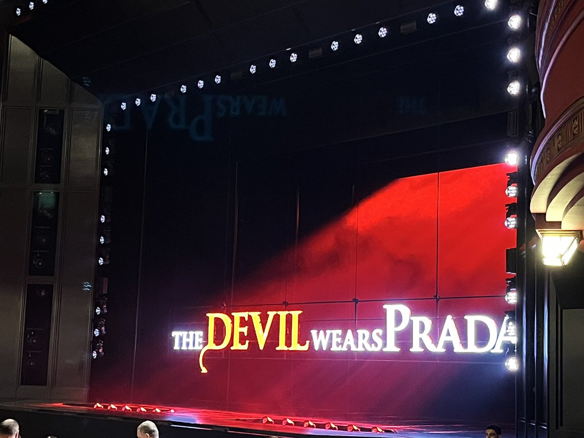 mattyweb13's tweet photo. @VWOfficial that was phenomenal. You are a real pro. You still got it girl!🤩🥰 #thedevilwearsprada
#dominiontheatre
#legend https://t.co/pB53amVLAA