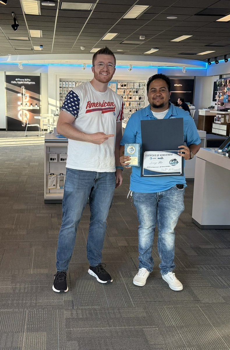 Q3 top #4 in the District amazing results Lorenzo!! 🤩🤩🤩 <a href="/jemeFL/">John Meyers</a> <a href="/BatesKawanna/">Kawanna T. Bates aka “KB”</a> <a href="/SamuelPiercy5/">Samuel Piercy</a> <a href="/KateMattingly3/">Kate Mattingly</a>