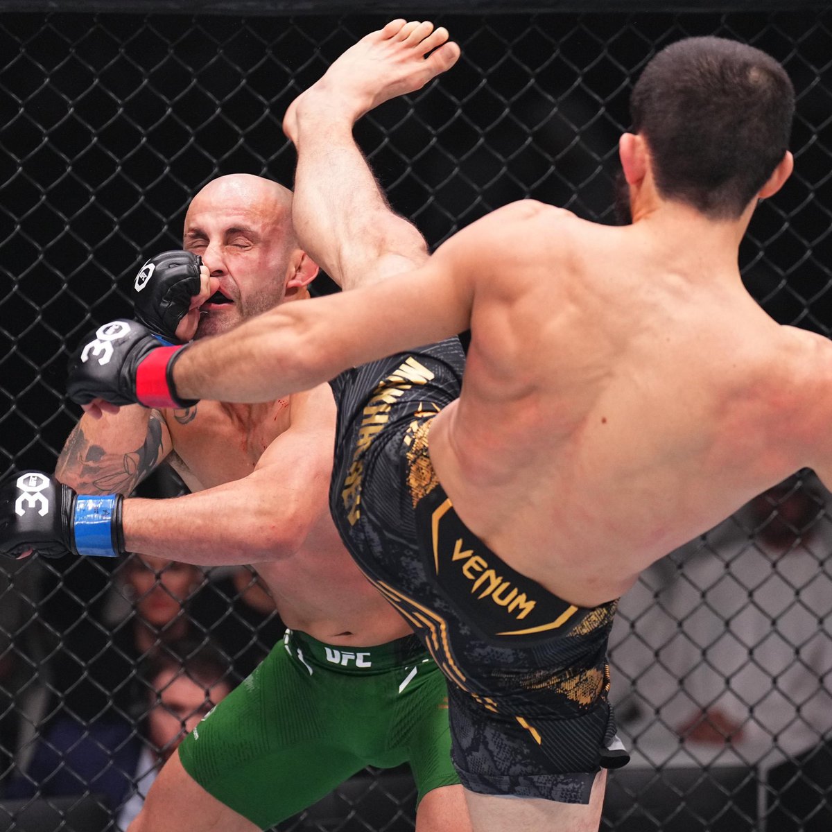 McGregorRousey2's tweet photo. I’m never watching a UFC Abu Dhabi card again https://t.co/1TGMqg3lBD