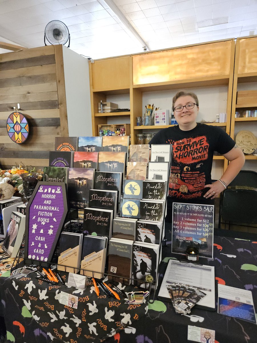 CuppaWords's tweet photo. Sarah, Nella, and Diane are setup at The Ruby Wren Eclectic Boutique! Come get your Halloween reads!! 📚💀 https://t.co/h2DZ9gHz82