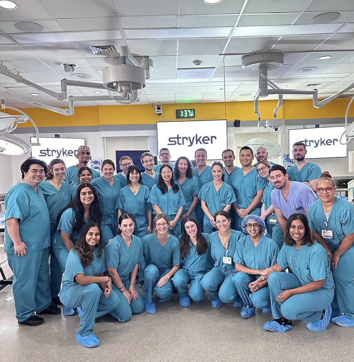 becoming_dr's tweet photo. Stryker lab training, got pretty good at tying knots laparascopically #meded https://t.co/1K36PM1SV8