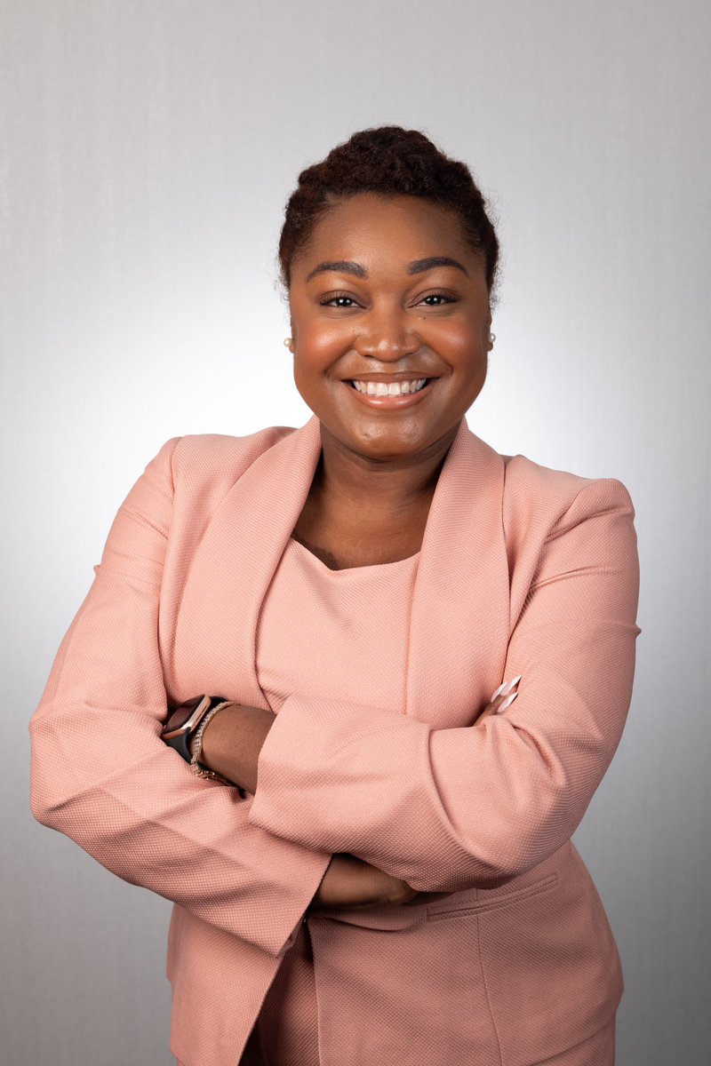 DrJasmine_MD's tweet image. Got some great new headshots at #AWS2024 !!! I have a little over a year before I apply to fellowship but these will definitely be in the running 😍😍😍
