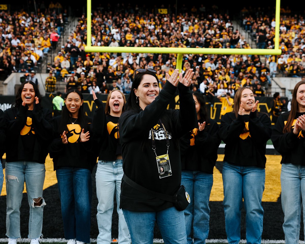 Give it up for 𝗛𝗲𝗮𝗱 𝗚𝘆𝗺𝗛𝗮𝘄𝗸, 𝗝𝗲𝗻 𝗟𝗹𝗲𝘄𝗲𝗹𝗹𝘆𝗻!

#Hawkeyes