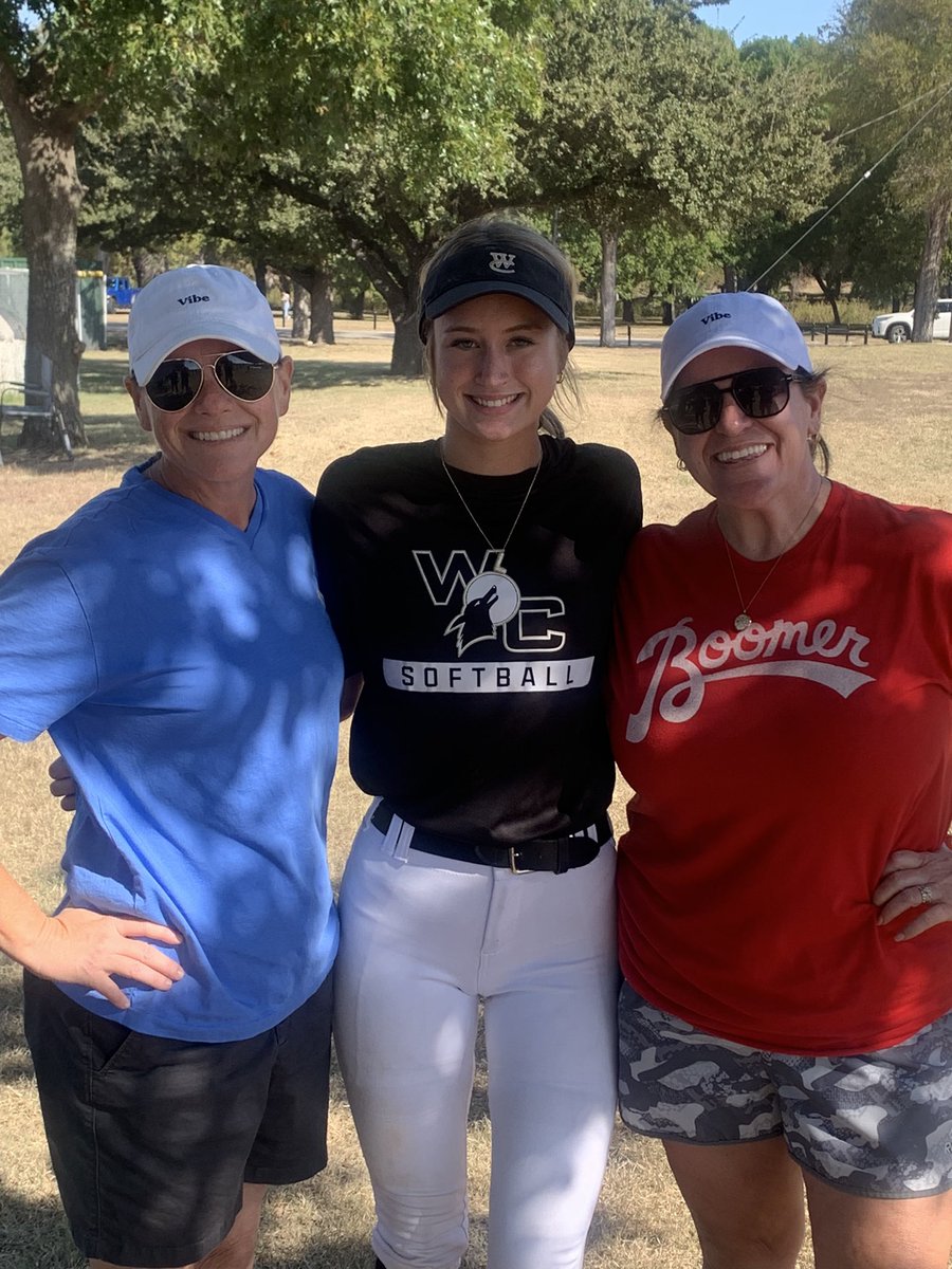 RHSCoachGraham's tweet photo. Great to see #BuffSoftball alumni, Lindsey Oliver, pitching for her college team today! https://t.co/yeQhuOIvQ4