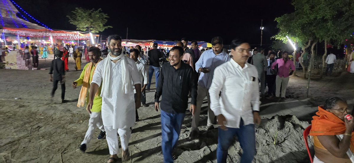 prashan53493804's tweet photo. कल के कार्यक्रम दौरान 
@AamAadmiParty
@AAPDelhi @abhishek30791 @AjaySinghMantu @AmitShah @CMOfficeUP @kpmaurya1 @ipnnews24 @News18India @News18UP @ZeeNews @yadavakhilesh @ombirlakota @dayashankar4bjp @DyCMofficeBP @KetakeesinghMLA @upendratiwari_ @dmballia @balliapolice https://t.co/Gyvu3jX8G2
