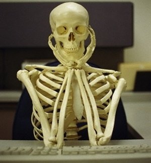 deanwuvshugs's tweet photo. Eu assim esperando o email do código de rastreio do tudum https://t.co/rZdYZUN42s