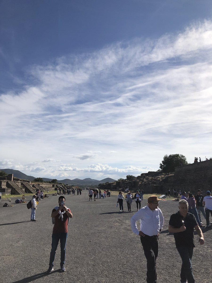 AJthercdude's tweet photo. Sadly, you can no longer scale the pyramids yourself, but it was still insanely cool to see this pace and I’d recommend it for any Mexico City visit. https://t.co/iegIP3V8So