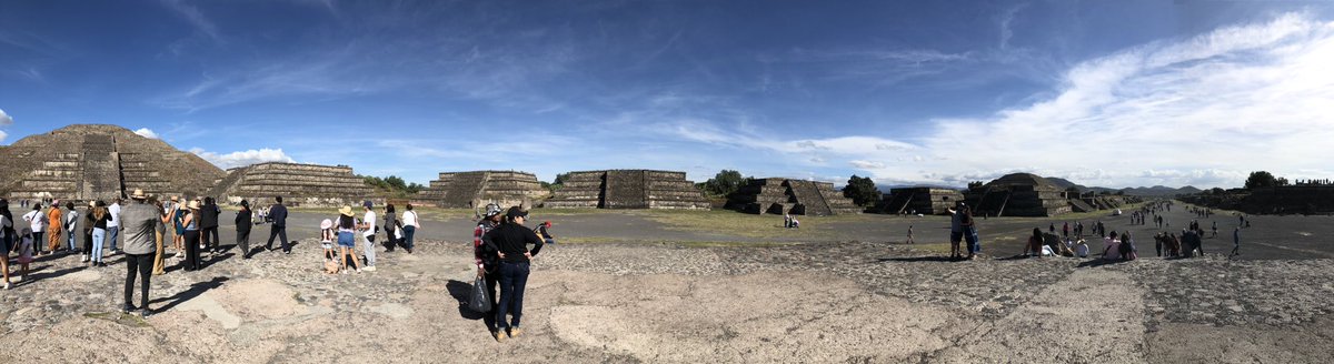AJthercdude's tweet photo. Sadly, you can no longer scale the pyramids yourself, but it was still insanely cool to see this pace and I’d recommend it for any Mexico City visit. https://t.co/iegIP3V8So