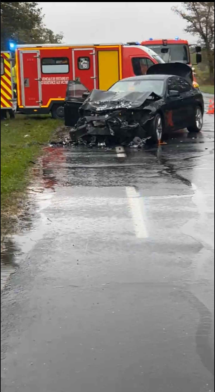 juLieB4E's tweet photo. Ce soir grosses pensées à @JijitterD dont le papa a eu un accident et sa maman se trouve gravement blessée à l'hopital! Toutes mes pensées et mes prières pour sa famille! https://t.co/gc3fj4D79T