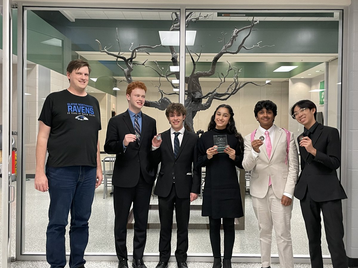 At De Soto, ONW finishes 2nd in sweeps!
Connor and Joe extend the streak to 18-0 and place 2nd in Open. 
John and Santosh place 6th in Open at 4-1.
Raaina and Raphael place 6th in Novice at 4-1.