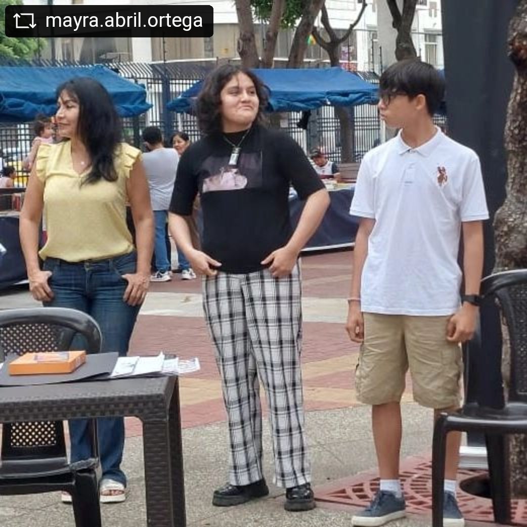 EscueladelComic's tweet photo. #concurso #comics #loscomelibros @albylopezr https://t.co/TPowqEpVBw