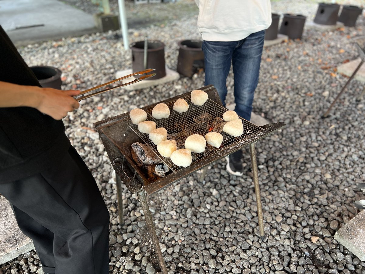 tmileTOYAMA's tweet photo. 今日の朝はパンでしたが、昨日の夜に余ったお米で焼きおにぎりも食べます！
 #冒険中
 #黒部市
 #あこやーの https://t.co/THd1atkrIO