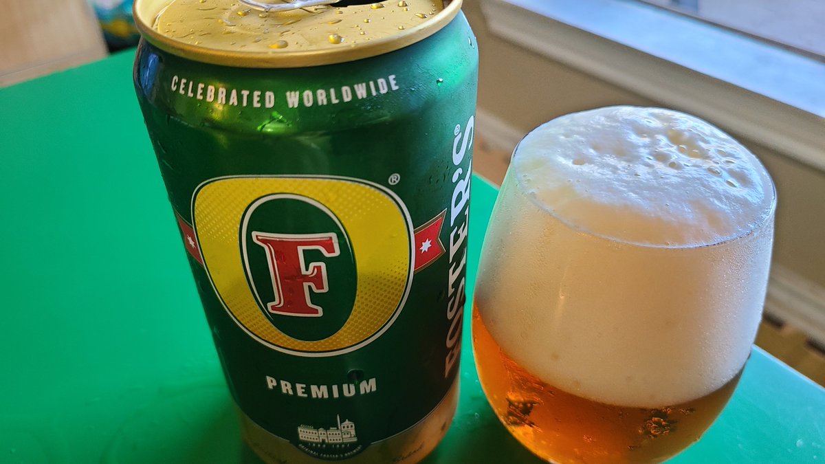 ozb2satoh's tweet photo. Saturday, time to drink maan!
having Fosters today. https://t.co/tqJSv3zd7z
