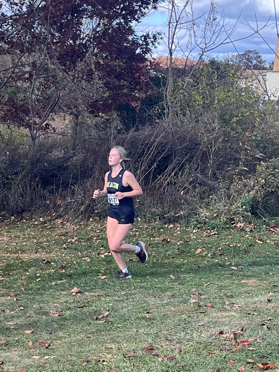 BeaconVarXC's tweet photo. Some scenes from the races today… https://t.co/xmycHiYJMR