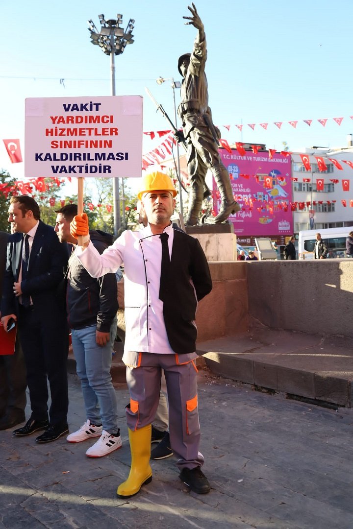 Yhsgihtholsun's tweet photo. #yhs
#YHSkadro 
 #YardımcıHizmetlerSınıfı https://t.co/5KAHTO9I0z