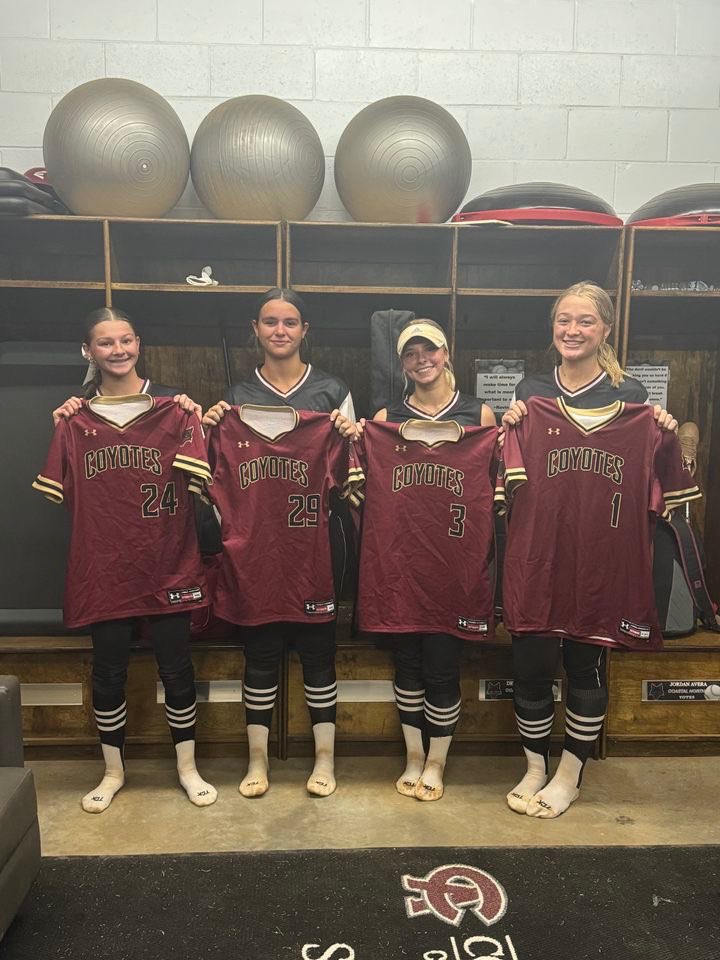 BrayleeWatkins's tweet photo. So blessed to have received my first offer from @coastalAL_north ! Thankful for the opportunity to play at the next level! @bdcooley24 ♥️🩶 https://t.co/WrNfHa7nf4