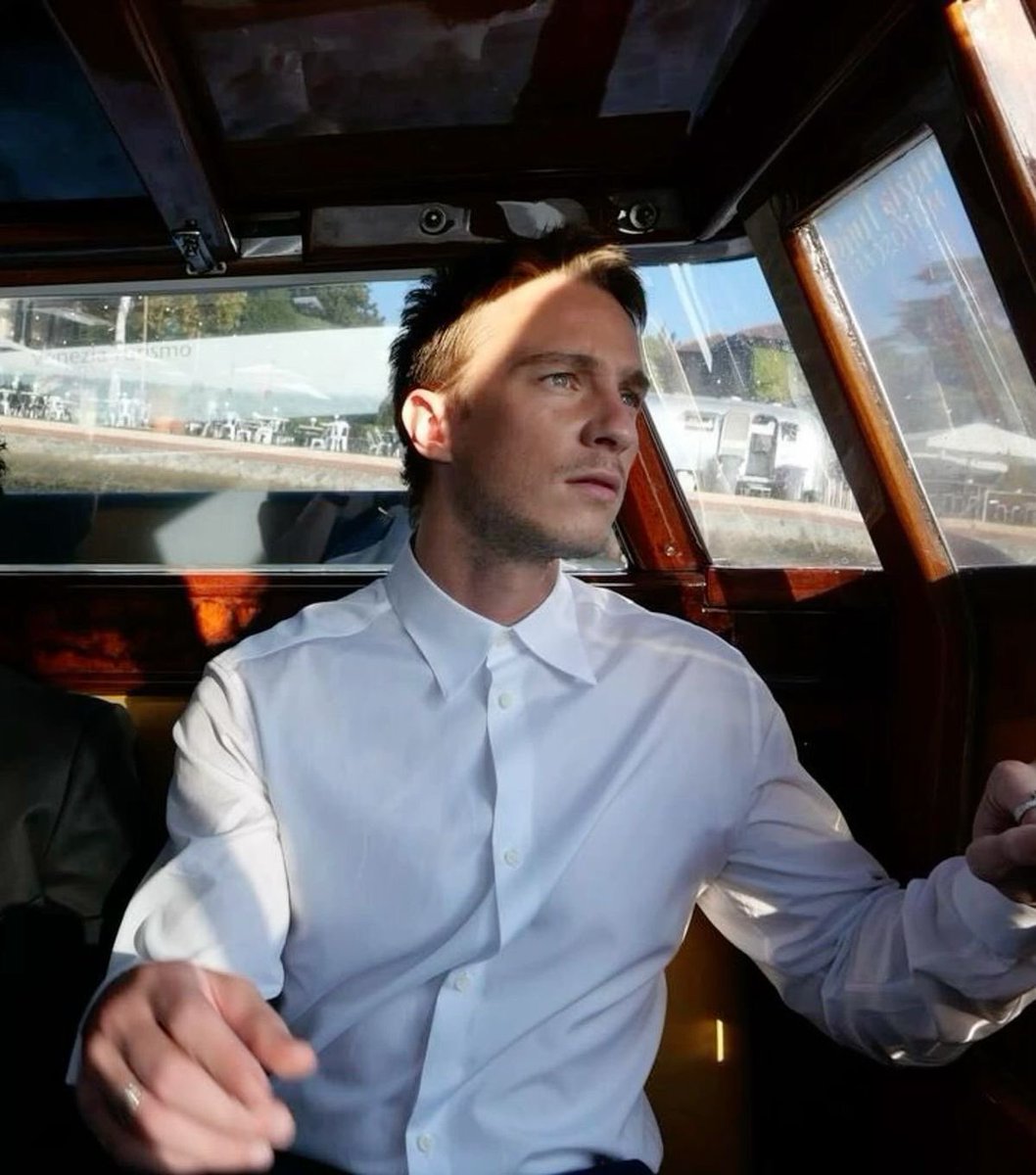 ⠀ 
⠀ he’s on his way to meet a special someone for date night … he sent a fancy car and everything. it’s safe to say it’s off to a great  start.
⠀