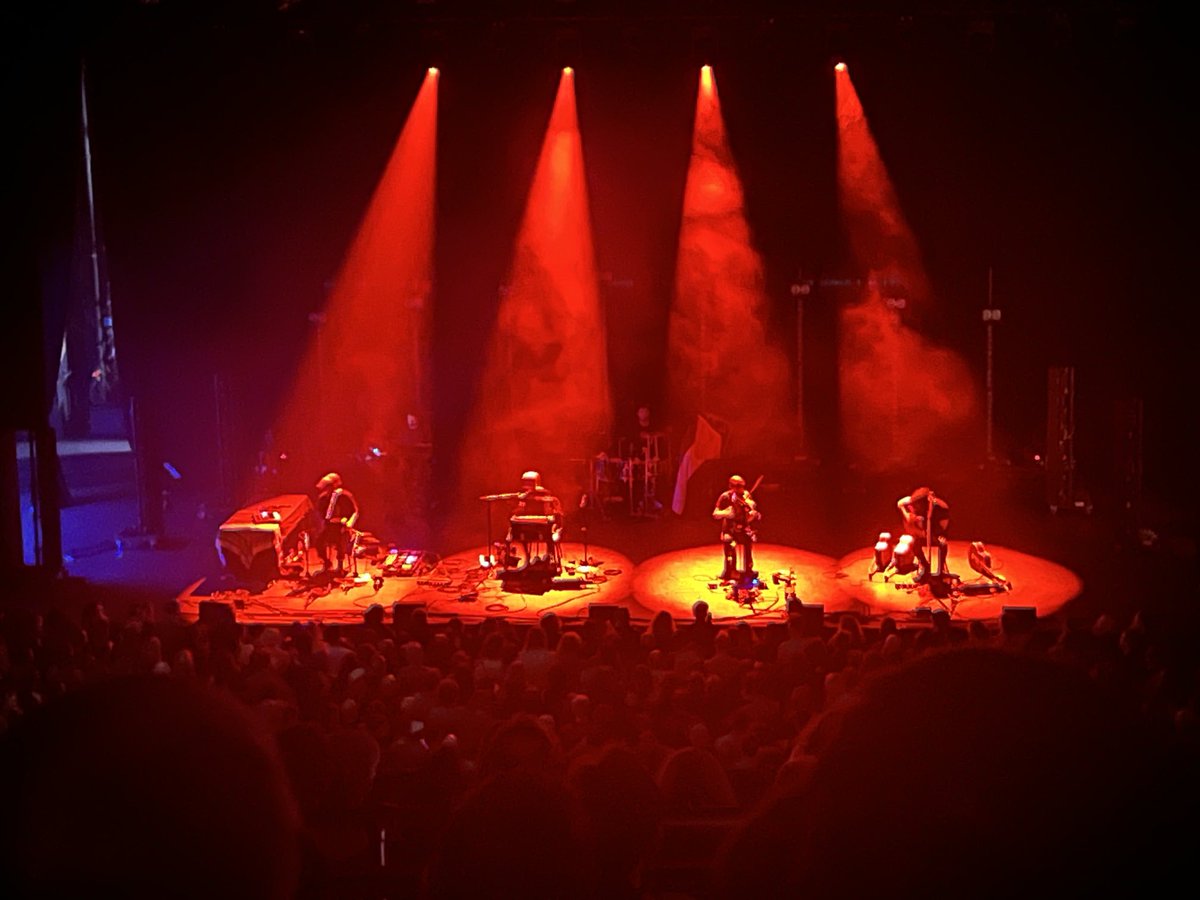 .⁦<a href="/LankumDublin/">LANKUM</a>⁩ in powerful form ⁦<a href="/EventimApollo/">Eventim Apollo</a>⁩ tonight.