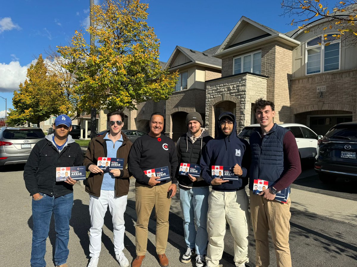 NadeemAkbar2026's tweet photo. Spent the weekend out in Burlington North-Milton West with my wonderful canvassing team. Every conversation strengthens our community and our commitment to meaningful change.

#TimeForChange #TrudeauHasToGo #ConservativeSolutions #CarbonTax #Milton #Burlington #CdnPoli #AxeTheTax https://t.co/DqErgQfTMF