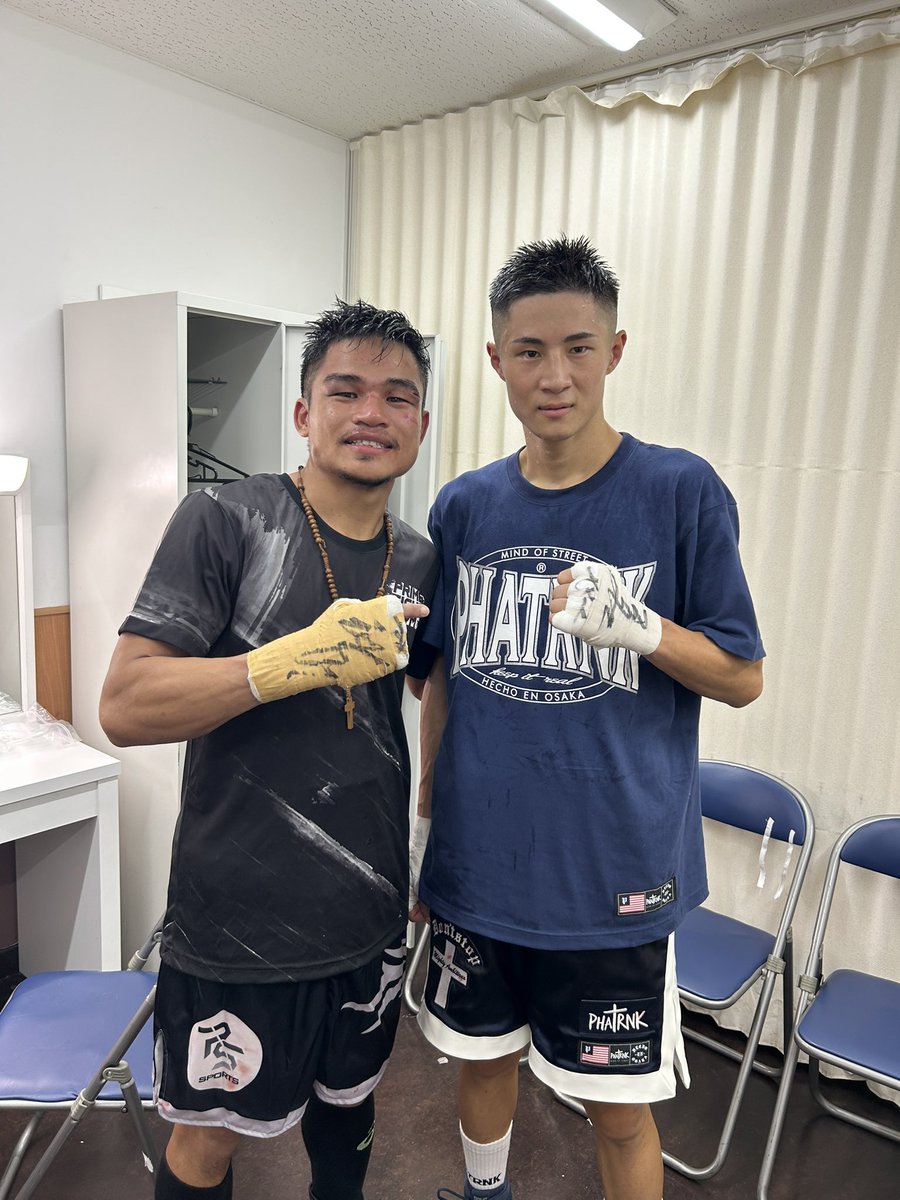 kaishu_19's tweet photo. プロ5戦目判定で勝利する事が出来ました！
皆様、沢山の応援有難う御座いました！
#原田海舟 #ミツキボクシングジム #感謝 https://t.co/DWms1LYuTd