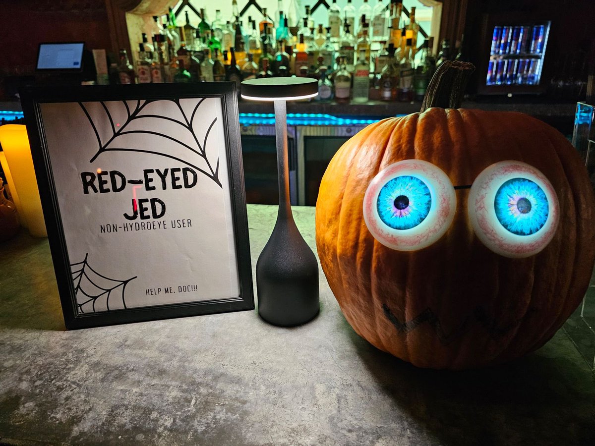 One of our creative reps at the #Miamidadeoptometricphysiciansassociation <a href="/zacdenning1/">Zac Denning</a> <a href="/aaopt/">American Academy of Optometry</a> <a href="/OptometryToday/">@OptometryToday</a>